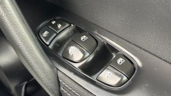 NISSAN QASHQAI 1.2 DIG-T N-Connecta SUV 5dr Petrol XTRON Euro 6 (s/s) (115 ps)