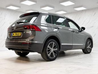 VOLKSWAGEN TIGUAN 2.0 TDI BlueMotion Tech SE Navigation SUV 5dr Diesel DSG 4Motion