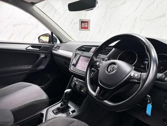 VOLKSWAGEN TIGUAN 2.0 TDI BlueMotion Tech SE Navigation SUV 5dr Diesel DSG 4Motion