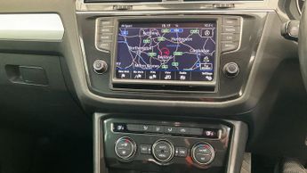 VOLKSWAGEN TIGUAN 2.0 TDI BlueMotion Tech SE Navigation SUV 5dr Diesel DSG 4Motion