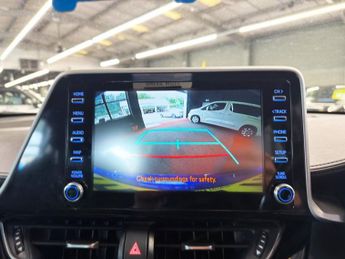 TOYOTA C-HR 1.8 VVT-h GPF Icon SUV 5dr Petrol Hybrid CVT Euro 6 (s/s) (122 p