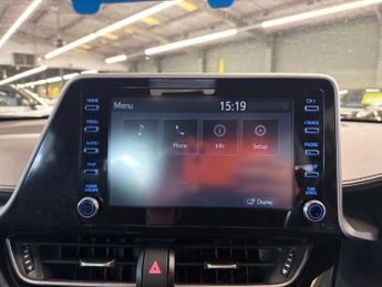 TOYOTA C-HR 1.8 VVT-h GPF Icon SUV 5dr Petrol Hybrid CVT Euro 6 (s/s) (122 p