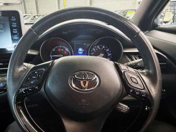 TOYOTA C-HR 1.8 VVT-h GPF Icon SUV 5dr Petrol Hybrid CVT Euro 6 (s/s) (122 p