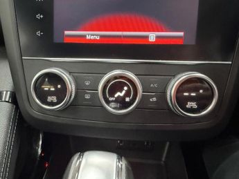 RENAULT KADJAR 1.3 TCe Iconic SUV 5dr Petrol EDC Euro 6 (s/s) (140 ps)