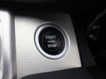 LAND ROVER RANGE ROVER EVOQUE 2.0 TD4 SE Tech SUV 5dr Diesel Auto 4WD Euro 6 (s/s) (180 ps)