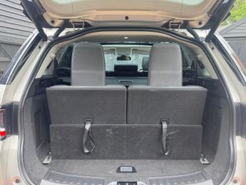 LAND ROVER DISCOVERY SPORT 2.0 TD4 HSE Luxury SUV 5dr Diesel Auto 4WD Euro 6 (s/s) (180 ps)