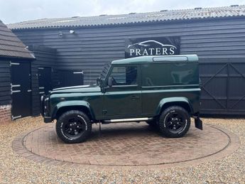 Land Rover Defender 2.5 TD5 County Hard Top SUV 3dr Diesel Manual SWB (282 g/km, 120