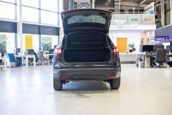 NISSAN QASHQAI 1.6 dCi n-tec+ SUV 5dr Diesel XTRON 2WD Euro 6 (s/s) (130 ps)