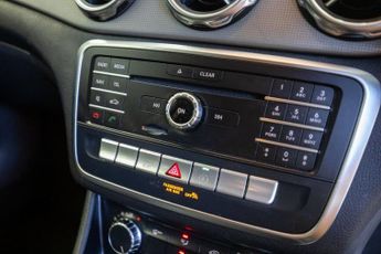 MERCEDES-BENZ GLA 1.6 GLA180 Urban Edition SUV 5dr Petrol 7G-DCT Euro 6 (s/s) (122