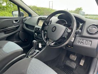 RENAULT CLIO 1.5 dCi Dynamique S MediaNav Hatchback 5dr Diesel EDC Euro 5 (90