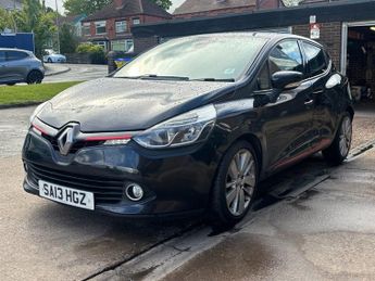 RENAULT CLIO 0.9 TCe Dynamique S MediaNav Hatchback 5 Door Petrol Manual Blac
