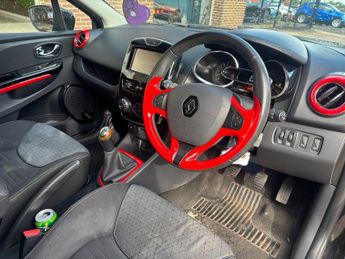 RENAULT CLIO 0.9 TCe Dynamique S MediaNav Hatchback 5 Door Petrol Manual Blac
