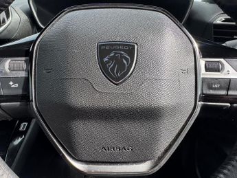 PEUGEOT E-2008 50kWh Allure SUV 5dr Electric Auto (7kW Charger) (136 ps)