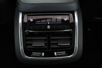 VOLVO XC90 2.0 B5 MHEV Plus Auto 4WD Euro 6 (s/s) 5dr
