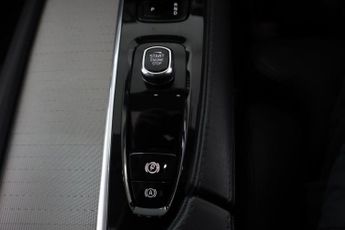 VOLVO XC90 2.0 B5 MHEV Plus Auto 4WD Euro 6 (s/s) 5dr