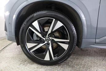 VOLVO XC90 2.0 B5 MHEV Plus Auto 4WD Euro 6 (s/s) 5dr