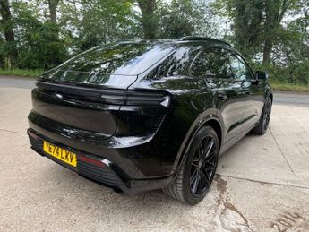PORSCHE MACAN 100kWh Turbo SUV 5dr Electric Auto 4WD (639 ps)