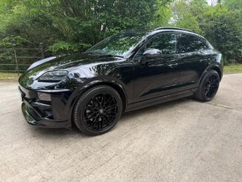 PORSCHE MACAN 100kWh Turbo SUV 5dr Electric Auto 4WD (639 ps)