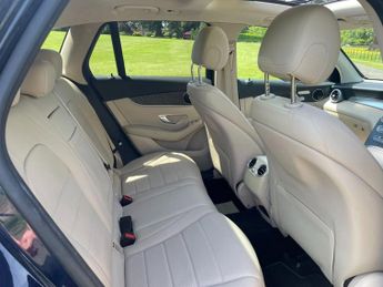 MERCEDES-BENZ GLC 2.1 GLC250d Sport (Premium) SUV 5dr Diesel G-Tronic 4MATIC Euro 