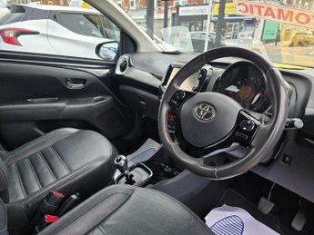 TOYOTA AYGO AUTOMATIC 1.0 VVT-i x-clusiv Hatchback 5dr Petrol x-shift Euro 5