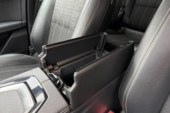 RENAULT AUSTRAL 1.2 E-TECH techno SUV 5dr Petrol Hybrid Auto Euro 6 (s/s) (200 p