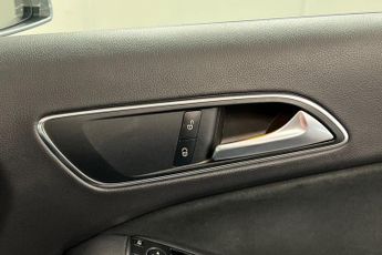 MERCEDES-BENZ GLA CLASS 1.6 GLA200 AMG Line SUV 5dr Petrol 7G-DCT Euro 6 (s/s) (156 ps) 