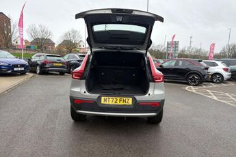 VOLVO XC40 2.0 B3 MHEV Core SUV 5dr Petrol Hybrid DCT Auto Euro 6 (s/s) (16