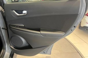 HYUNDAI KONA 1.6 h-GDi SE Connect SUV 5dr Petrol Hybrid DCT Euro 6 (s/s) (141