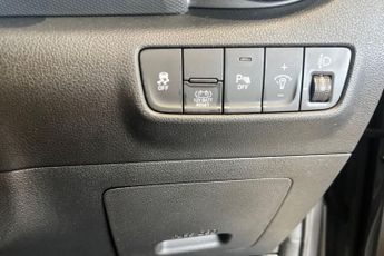 HYUNDAI KONA 1.6 h-GDi SE Connect SUV 5dr Petrol Hybrid DCT Euro 6 (s/s) (141