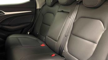 MG MG ZS 72.6kWh Trophy Connect Long Range SUV 5dr Electric Auto (156 ps)