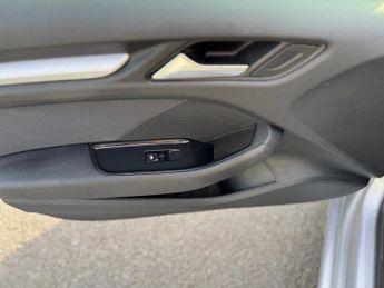 AUDI A3 1.0 TFSI SE Technik Sportback 5dr Petrol S Tronic Euro 6 (s/s) (