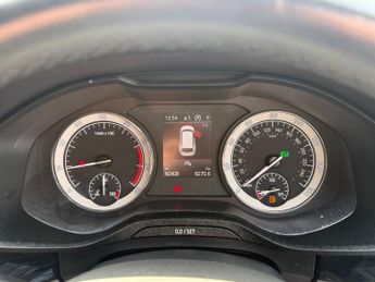 SKODA KODIAQ 1.5 TSI ACT SE Drive SUV 5dr Petrol DSG Euro 6 (s/s) (7 Seat) (1