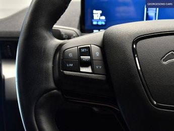 FORD MUSTANG MACH-E Standard Range 70kWh SUV 5dr Electric Automatic (269 ps)