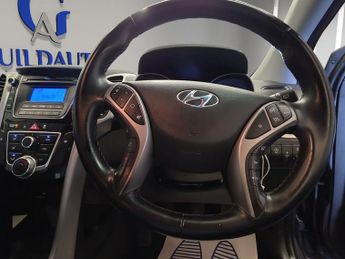 HYUNDAI I30 1.6 CRDi Blue Drive SE Hatchback 5dr Diesel Manual Euro 6 (s/s) 