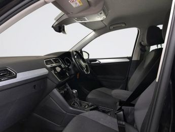 VOLKSWAGEN TIGUAN 2.0 TDI Match SUV 5dr Diesel DSG 4Motion Euro 6 (s/s) (150 ps)
