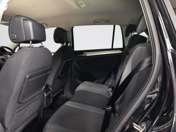 VOLKSWAGEN TIGUAN 2.0 TDI Match SUV 5dr Diesel DSG 4Motion Euro 6 (s/s) (150 ps)