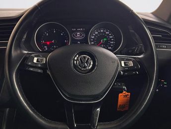 VOLKSWAGEN TIGUAN 2.0 TDI Match SUV 5dr Diesel DSG 4Motion Euro 6 (s/s) (150 ps)