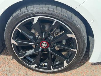 TOYOTA COROLLA 1.8 VVT-h GR SPORT Hatchback 5dr Petrol Hybrid CVT Euro 6 (s/s) 