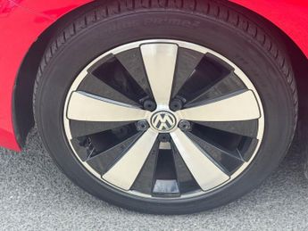 VOLKSWAGEN BEETLE 1.6 TDI BlueMotion Tech Design Cabriolet 2dr Diesel DSG Euro 5 (