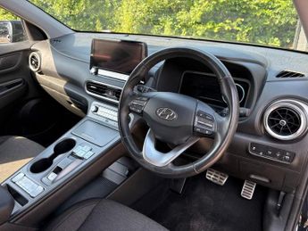 HYUNDAI KONA 39kWh SE Connect SUV 5dr Electric Auto (10.5kW Charger) (136 ps)