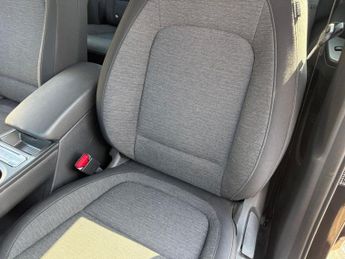 HYUNDAI KONA 39kWh SE Connect SUV 5dr Electric Auto (10.5kW Charger) (136 ps)