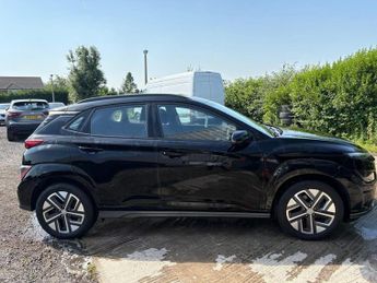 HYUNDAI KONA 39kWh SE Connect SUV 5dr Electric Auto (10.5kW Charger) (136 ps)