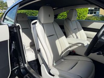 ROLLS-ROYCE WRAITH 6.6 V12 2d AUTO 624 BHP-Factory Extras Worth £20,352-Stunn