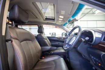 NISSAN ELGRAND 3490cc Petrol Auto