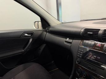MERCEDES-BENZ C-CLASS 1.8 C180 Kompressor Classic SE Saloon 4dr Petrol Automatic (202 