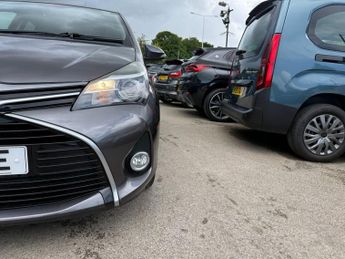 TOYOTA YARIS 1.5 VVT-h Icon Hatchback 5dr Petrol Hybrid E-CVT Euro 6 (101 ps)