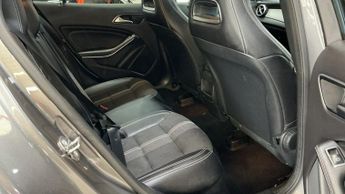 MERCEDES-BENZ GLA 1.6 GLA180 Urban Edition SUV 5dr Petrol 7G-DCT Euro 6 (s/s) (122