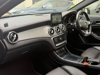 MERCEDES-BENZ GLA 2.1 GLA220d AMG Line (Premium Plus) SUV 5dr Diesel 7G-DCT 4MATIC