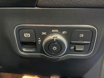 MERCEDES-BENZ EQA EQA 250 66.5kWh AMG Line SUV 5dr Electric Auto (190 ps)