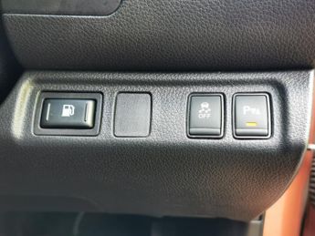 NISSAN NAVARA 2.3 dCi Tekna Pickup Double Cab 4dr Diesel Auto 4WD Euro 6 (190 